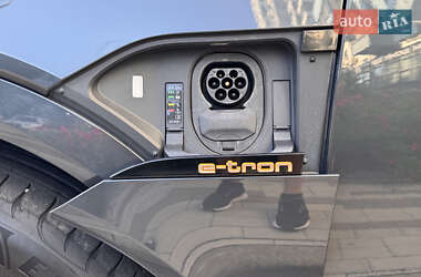 Внедорожник / Кроссовер Audi e-tron 2019 в 