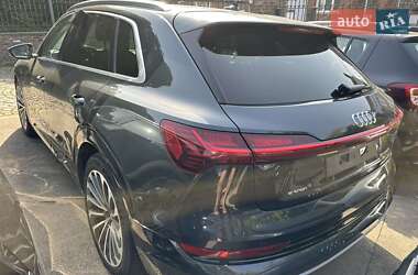 Внедорожник / Кроссовер Audi e-tron 2019 в 