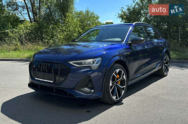 Внедорожник / Кроссовер Audi e-tron 2021 в 