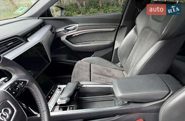 Внедорожник / Кроссовер Audi e-tron 2019 в 