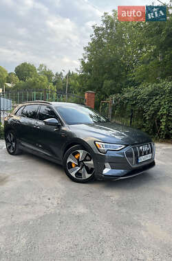 Внедорожник / Кроссовер Audi e-tron 2019 в 