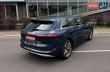 Внедорожник / Кроссовер Audi e-tron 2019 в 