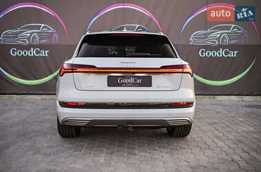 Внедорожник / Кроссовер Audi e-tron 2020 в 