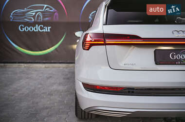 Внедорожник / Кроссовер Audi e-tron 2020 в 
