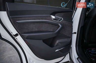 Внедорожник / Кроссовер Audi e-tron 2020 в 
