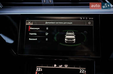 Внедорожник / Кроссовер Audi e-tron 2020 в 