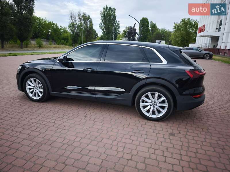 Внедорожник / Кроссовер Audi e-tron 2019 в Каменском