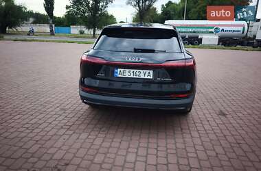 Внедорожник / Кроссовер Audi e-tron 2019 в 