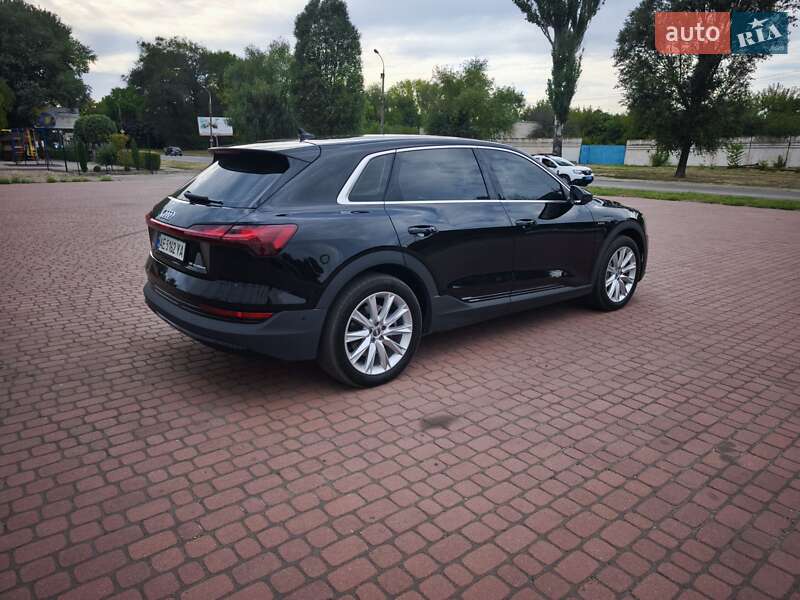 Внедорожник / Кроссовер Audi e-tron 2019 в Каменском