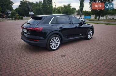 Внедорожник / Кроссовер Audi e-tron 2019 в 