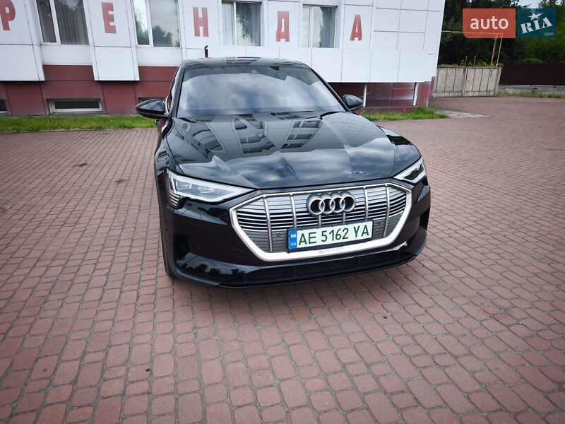 Внедорожник / Кроссовер Audi e-tron 2019 в Каменском