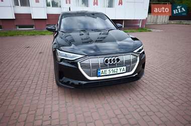Внедорожник / Кроссовер Audi e-tron 2019 в 