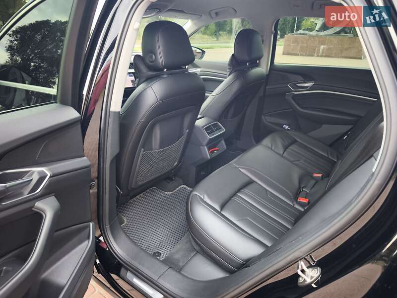 Внедорожник / Кроссовер Audi e-tron 2019 в Каменском