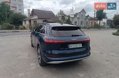 Внедорожник / Кроссовер Audi e-tron 2018 в 