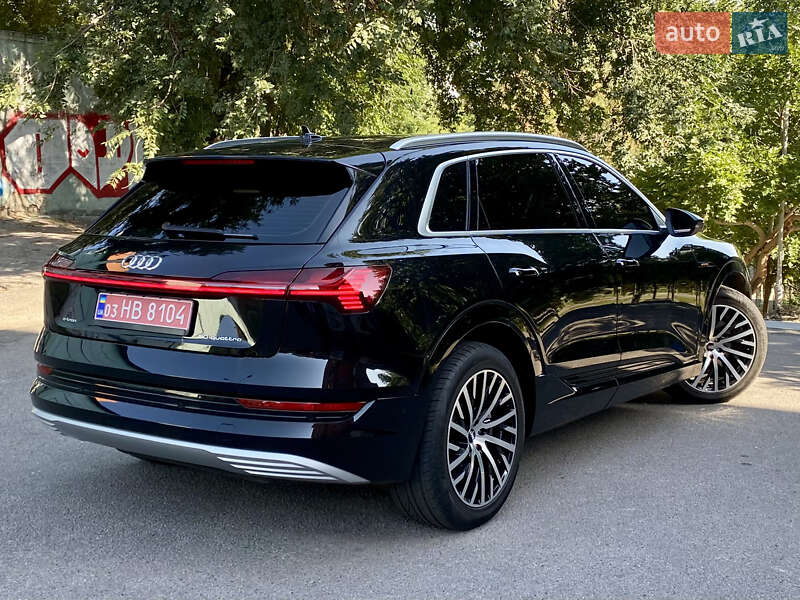 Внедорожник / Кроссовер Audi e-tron 2019 в Днепре