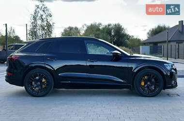 Внедорожник / Кроссовер Audi e-tron 2022 в 