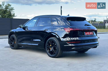 Внедорожник / Кроссовер Audi e-tron 2022 в 