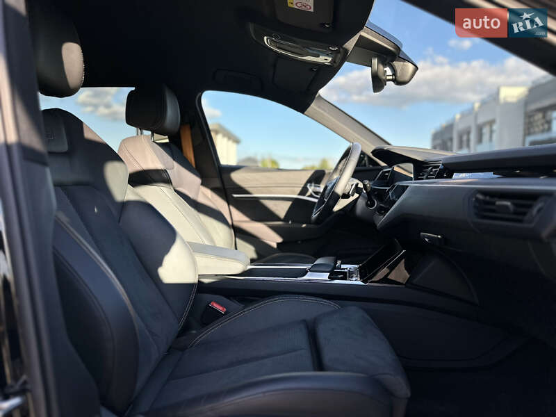Внедорожник / Кроссовер Audi e-tron 2022 в Ковеле
