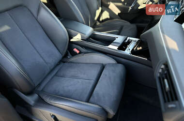 Внедорожник / Кроссовер Audi e-tron 2022 в 