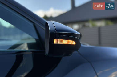 Внедорожник / Кроссовер Audi e-tron 2022 в 