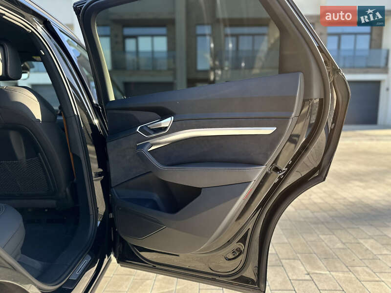 Внедорожник / Кроссовер Audi e-tron 2022 в Ковеле