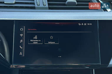 Внедорожник / Кроссовер Audi e-tron 2022 в 