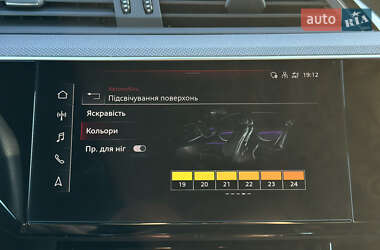 Внедорожник / Кроссовер Audi e-tron 2022 в 