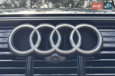 Внедорожник / Кроссовер Audi e-tron 2022 в 