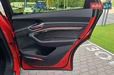 Внедорожник / Кроссовер Audi e-tron 2020 в 