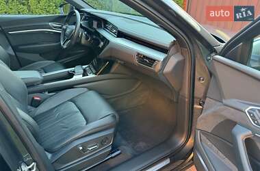 Внедорожник / Кроссовер Audi e-tron 2022 в 