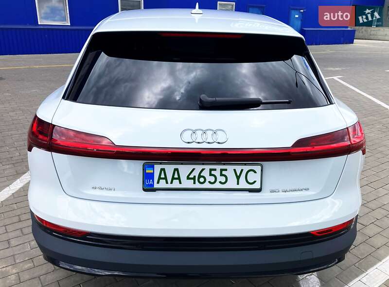 Внедорожник / Кроссовер Audi e-tron 2021 в Киеве