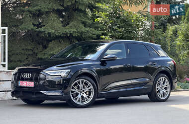 Позашляховик / Кросовер Audi e-tron 2020 в 