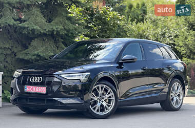 Позашляховик / Кросовер Audi e-tron 2020 в 