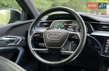 Позашляховик / Кросовер Audi e-tron 2020 в 