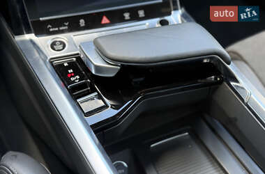 Позашляховик / Кросовер Audi e-tron 2020 в 