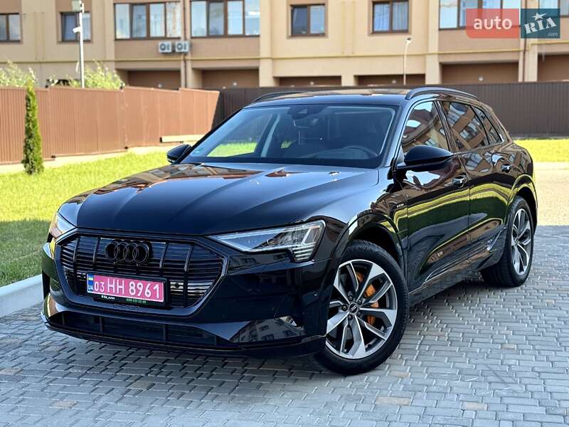 Внедорожник / Кроссовер Audi e-tron 2021 в 