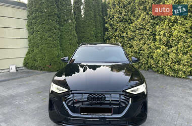 Внедорожник / Кроссовер Audi e-tron 2021 в 