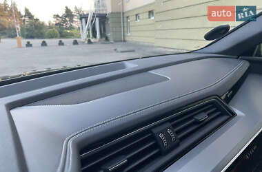 Внедорожник / Кроссовер Audi e-tron 2021 в 