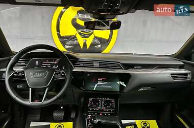 Внедорожник / Кроссовер Audi e-tron 2022 в 