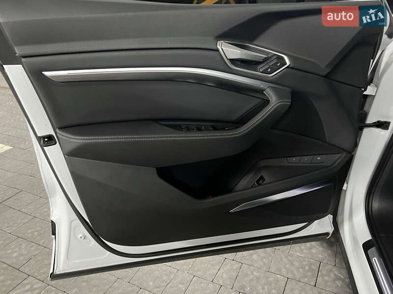 Внедорожник / Кроссовер Audi e-tron 2019 в Львове