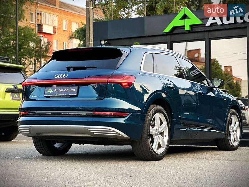 Внедорожник / Кроссовер Audi e-tron 2019 в Киеве
