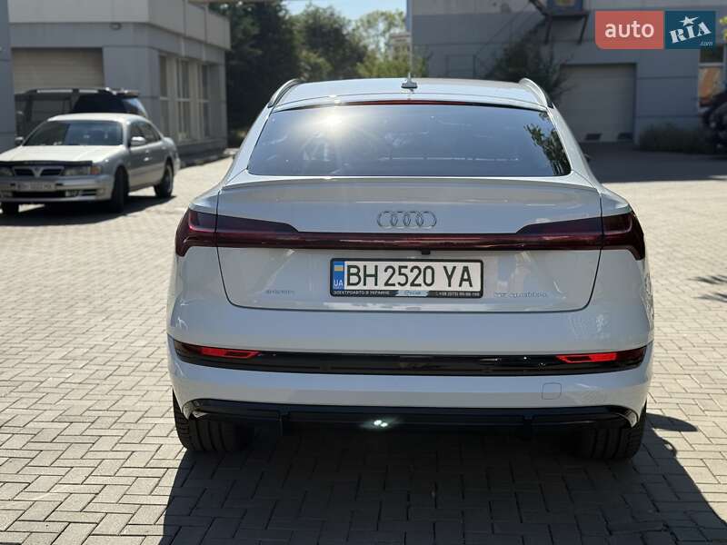 Позашляховик / Кросовер Audi e-tron 2021 в Одесі