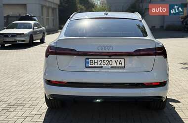 Внедорожник / Кроссовер Audi e-tron 2021 в 
