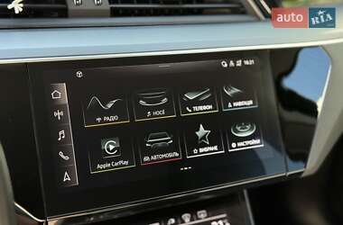 Внедорожник / Кроссовер Audi e-tron 2021 в 