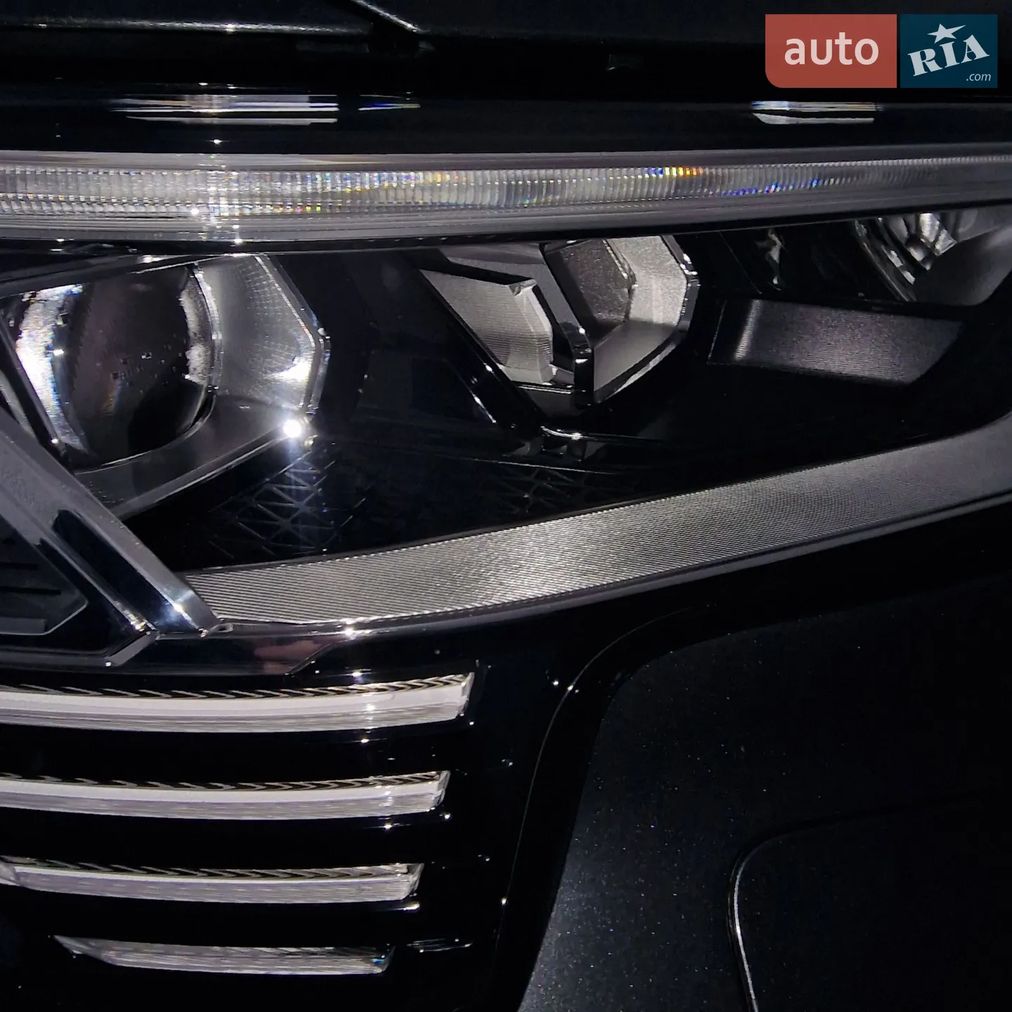 2020 Audi e-tron - мініатюра 2