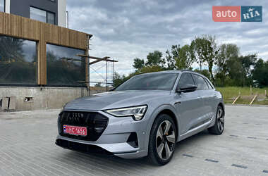 Внедорожник / Кроссовер Audi e-tron 2022 в 