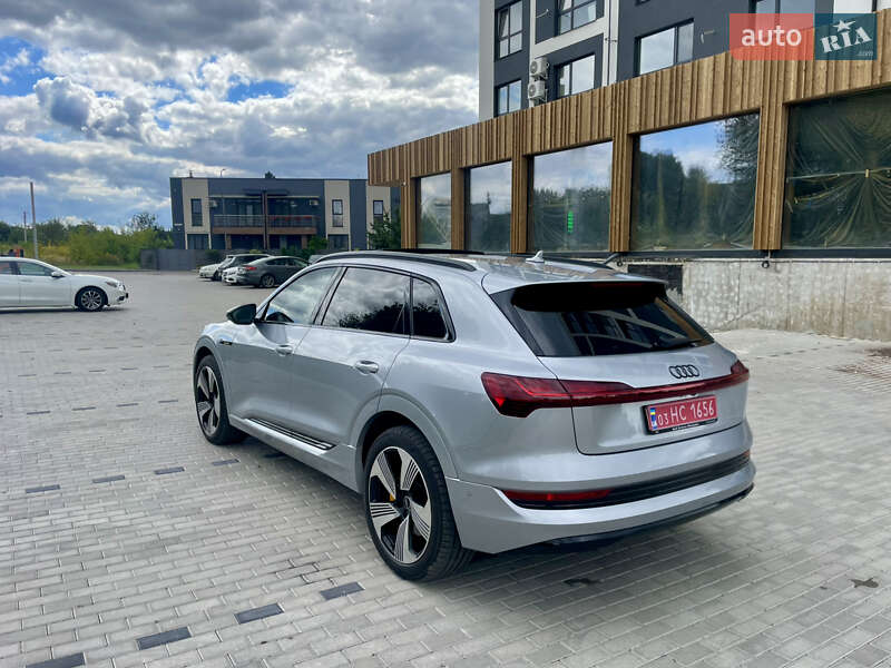 Внедорожник / Кроссовер Audi e-tron 2022 в Ровно
