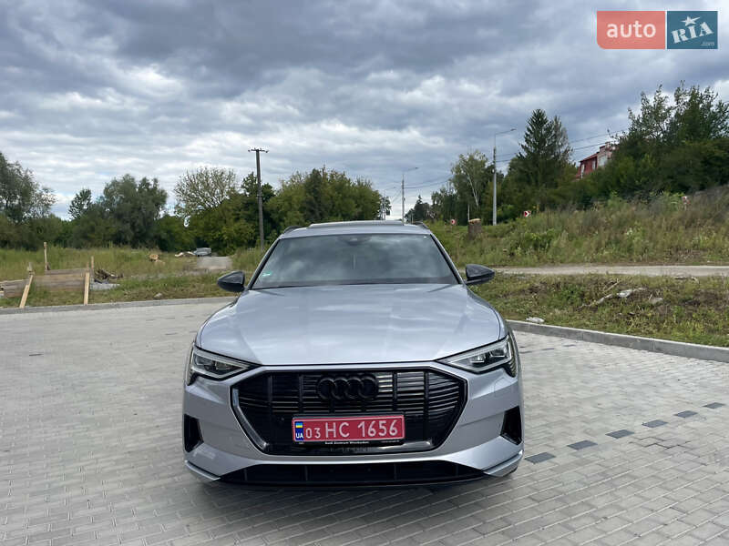 Внедорожник / Кроссовер Audi e-tron 2022 в Ровно