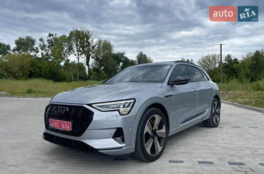 Внедорожник / Кроссовер Audi e-tron 2022 в 