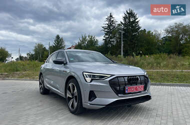 Внедорожник / Кроссовер Audi e-tron 2022 в 